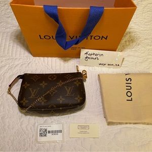 Louis Vuitton mini pochette